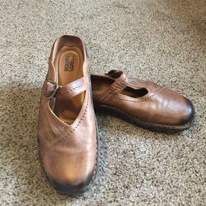 Kalso earth shoe. clog/mule